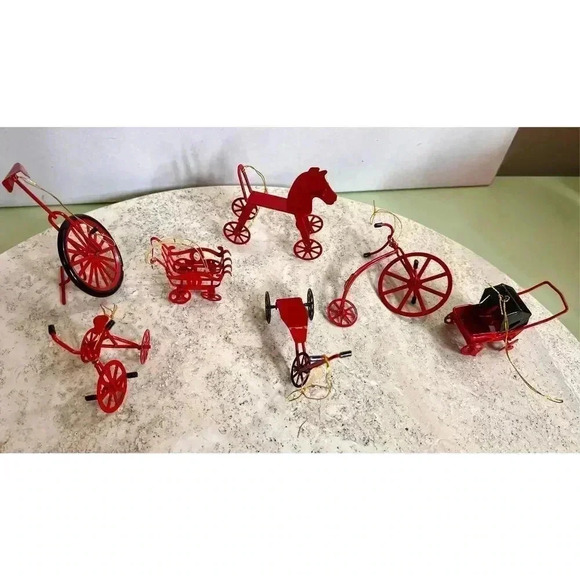 Red Black Metal Vintage Assorted Miniature Christmas‎ Ornaments Set of 7 Rare - Picture 1 of 13